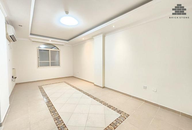 904615 - Property Image 2
