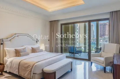 Room / Bedroom image for: Apartment - 1 Bedroom - 2 Bathrooms for rent in Marsa Arabia - The Pearl Island - Doha, Image 1