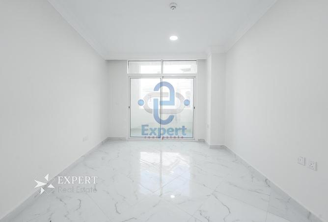 945147 - Property Image 2