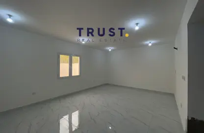 سكن الموظفين - استوديو - 8 حمامات للايجار في مجمع الخور - الخور