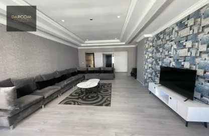 Apartment - 2 Bedrooms - 3 Bathrooms for rent in Tower 24 - Porto Arabia - The Pearl Island - Doha