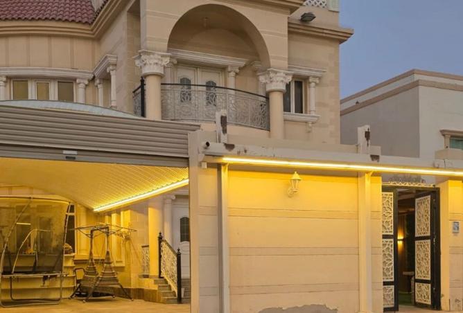 974989 - Property Image 2