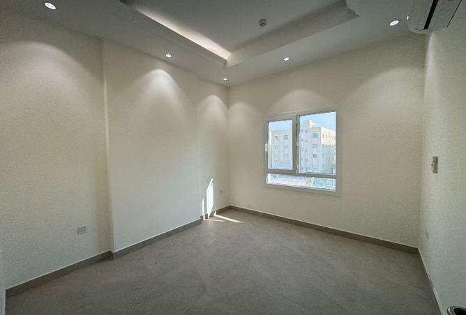 952261 - Property Image 2