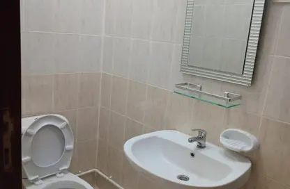 Apartment - 2 Bedrooms - 2 Bathrooms for rent in Bin Omran - Fereej Bin Omran - Doha