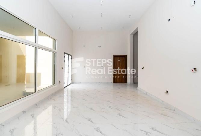 933241 - Property Image 3
