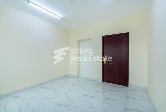933717 - Property Image 3