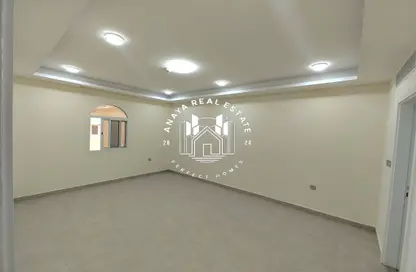 Apartment - 2 Bedrooms - 3 Bathrooms for rent in Al Mansoura - Doha