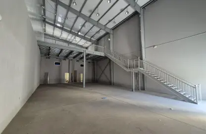 Warehouse - Studio - 4 Bathrooms for rent in East Industrial Street - Birkat Al Awamer - Al Wakra