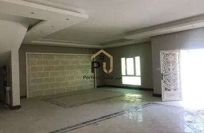 فيلا - 7 غرف نوم - 8 حمامات للبيع في الدحيل - الدحيل - الدوحة