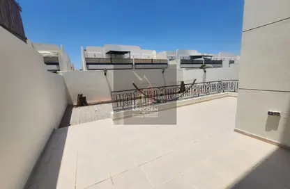 مجمع سكني - 4 غرف نوم - 4 حمامات للايجار في شارع المطار القديم - طريق المطار القديم - الدوحة