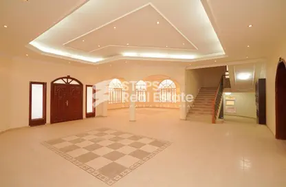 Villa - 7 Bedrooms - 6 Bathrooms for rent in Al Huda Street - Onaiza 65 - Doha