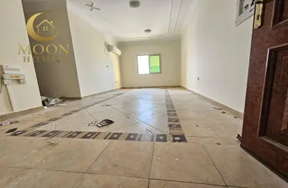 Apartment - 2 Bedrooms - 2 Bathrooms for rent in Al Mansoura - Al Mansoura - Doha