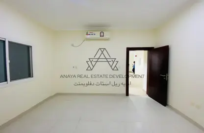 شقة - 2 غرف نوم - 2 حمامات للايجار في شارع المطار القديم - طريق المطار القديم - الدوحة