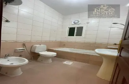 شقة - 3 غرف نوم - 2 حمامات للايجار في فريج بن محمود - الدوحة