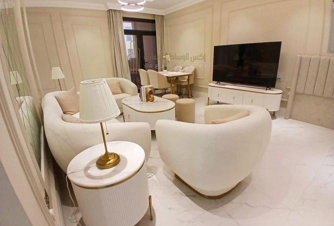 982436 - Property Image 2