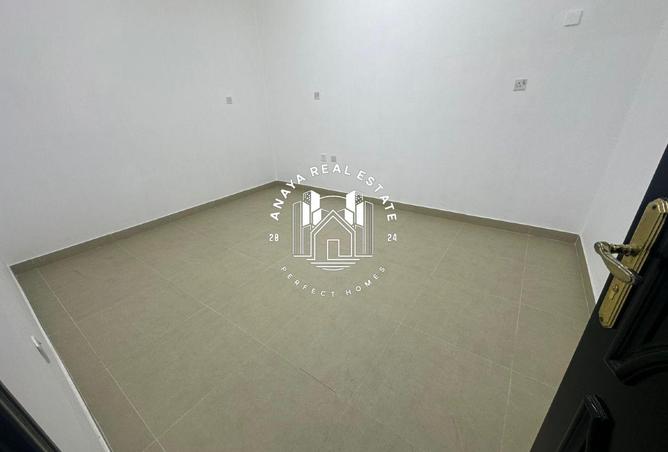 960871 - Property Image 2