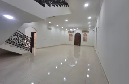 فيلا - 8 غرف نوم - 8 حمامات للايجار في روضة الحمامة - الضعاين