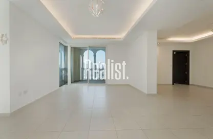 Apartment - 2 Bedrooms - 3 Bathrooms for rent in Viva West - Viva Bahriyah - The Pearl Island - Doha