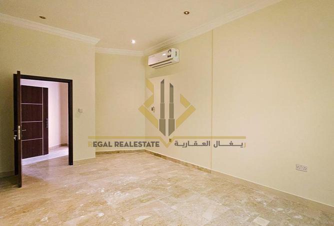 928045 - Property Image 2