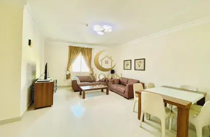 Apartment - 2 Bedrooms - 2 Bathrooms for rent in Umm Ghuwailina 4 - Umm Ghuwailina - Doha