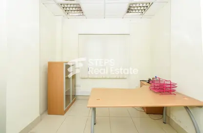 مساحات مكتبية - استوديو - 1 حمام للايجار في منتزه 10 - المنتزه - الدوحة