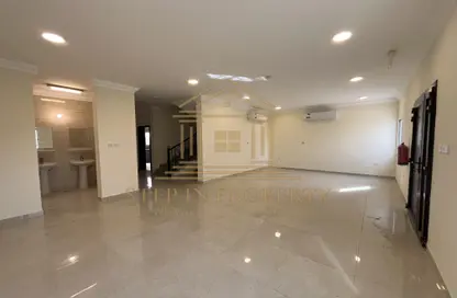 فيلا - 6 غرف نوم - 6 حمامات للايجار في الخيصة - الخيصة - أم صلال محمد