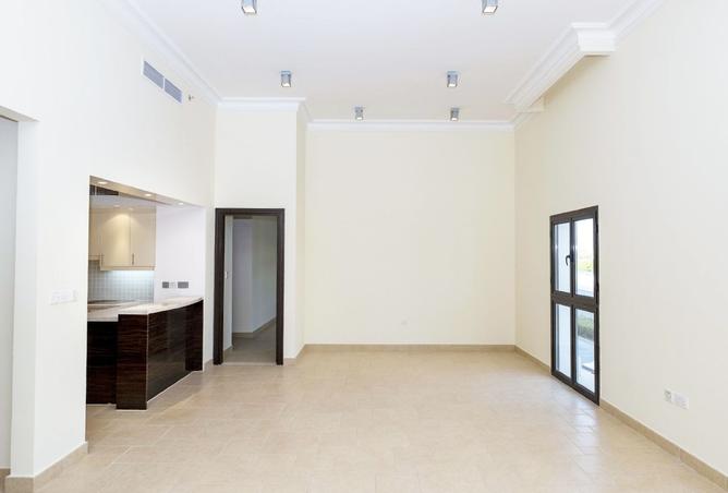 968311 - Property Image 2