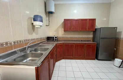 Apartment - 2 Bedrooms - 2 Bathrooms for rent in Al Muntazah Street - Al Muntazah - Doha
