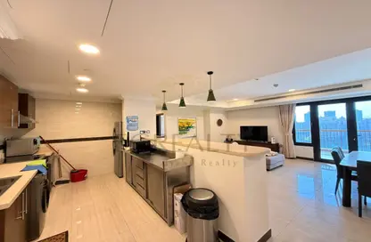 شقة - 2 غرف نوم - 2 حمامات للبيع في طريق بورتو الغربي - بورتو أرابيا - جزيرة اللؤلؤة - الدوحة