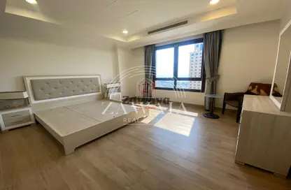 Apartment - 2 Bedrooms - 3 Bathrooms for rent in Porto Arabia - The Pearl Island - Doha