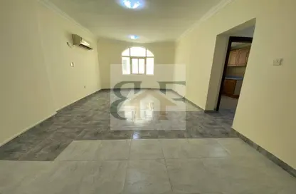 شقة - 2 غرف نوم - 2 حمامات للايجار في السد - الدوحة