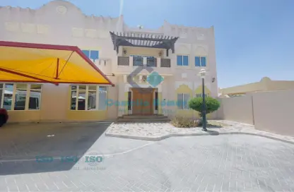 فيلا - 4 غرف نوم - 7 حمامات للايجار في البوابة الشرقية - بحيرة وست لاجون - الدوحة