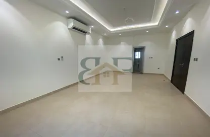 Apartment - 3 Bedrooms - 3 Bathrooms for rent in Al Nasr Street - Al Nasr - Doha