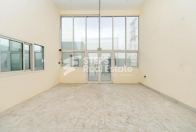 946211 - Property Image 3