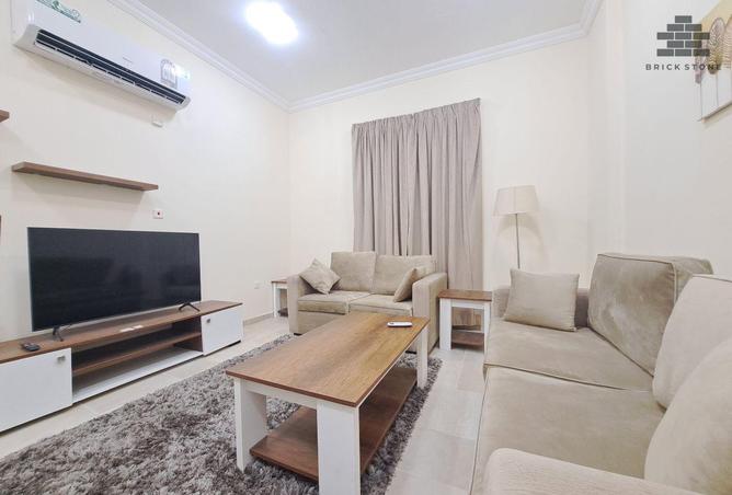 952111 - Property Image 2