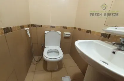 صورة لـ حمام شقة - غرفة نوم - 2 حمامات للايجار في البدع - الدوحة ، صورة رقم 1