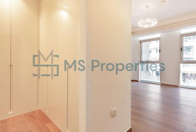 989387 - Property Image 3