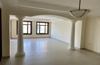 Apartment - 2 Bedrooms - 3 Bathrooms for rent in East Porto Drive - Porto Arabia - The Pearl Island - Doha