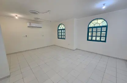 شقة - 2 غرف نوم - 3 حمامات للايجار في مدينة خليفة جنوب - مدينة خليفة - الدوحة