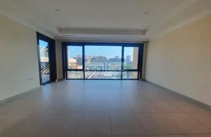Empty Room image for: Townhouse - 1 Bedroom - 2 Bathrooms for rent in East Porto Drive - Porto Arabia - The Pearl Island - Doha, Image 1