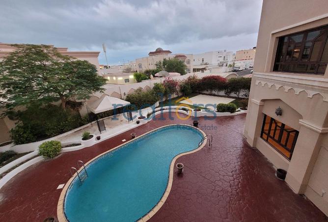 984589 - Property Image 2