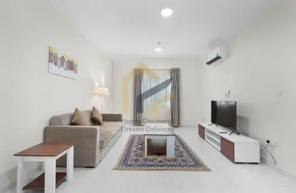 Apartment - 1 Bedroom - 1 Bathroom for rent in Umm Ghwailina Comm - Umm Ghuwalina - Umm Ghuwailina - Doha