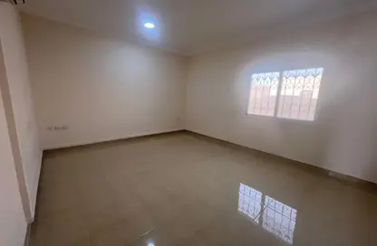 فيلا - 4 غرف نوم - 4 حمامات للايجار في 871 شارع - جنوب الدحيل - الدحيل - الدوحة