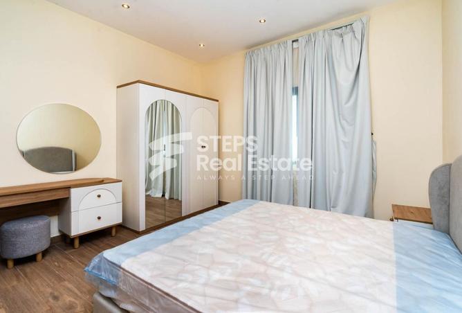 974442 - Property Image 2