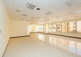 صورةغرفة فارغة لـ: مساحات مكتبية - 2 حمامات للكراء في شارع انس - فريج بن محمود الشمالي - فريج بن محمود - الدوحة, صورة 1