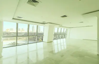 Apartment - 3 Bedrooms - 4 Bathrooms for sale in Zig Zag Tower A - Zig Zag Towers - West Bay - Doha