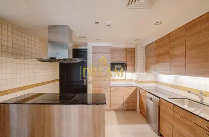 Apartment - 3 Bedrooms - 4 Bathrooms for rent in Marina Gate - Porto Arabia - The Pearl Island - Doha