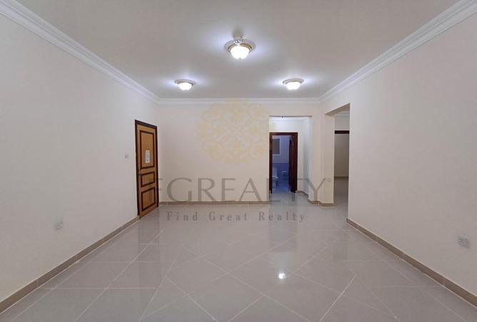 979933 - Property Image 2