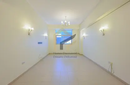 Apartment - 2 Bedrooms - 2 Bathrooms for rent in Barwa Commercial Avenue - Umm Al Seneem - Doha