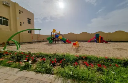 صورة لـ حديقة مجمع سكني - 5 غرف نوم - 5 حمامات للايجار في الغرافة - الغرافة - الدوحة ، صورة رقم 1